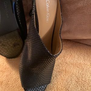Black Calvin Klein slip on heels beautiful size 8